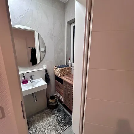 아파트 Cozy Living With A View Near Wuerzburg